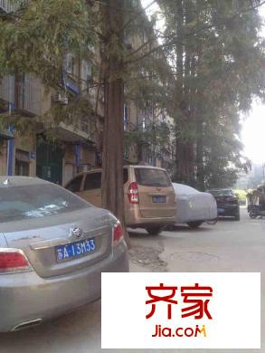 校門口外景圖