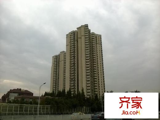 陽(yáng)光廣場(chǎng)