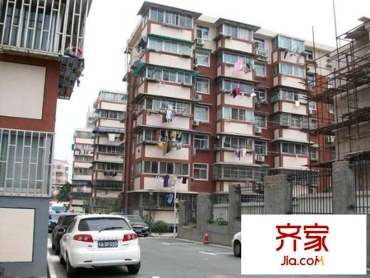 華電一宿舍外景圖