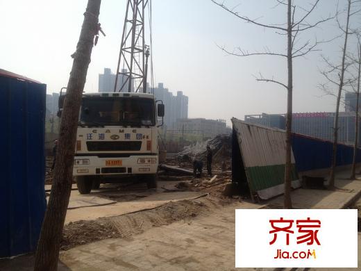 首創(chuàng)天邁廣場實景圖首創(chuàng)立方工程進度（2013-3-14）