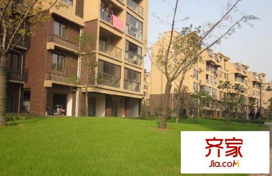 天鵝湖花園外景圖