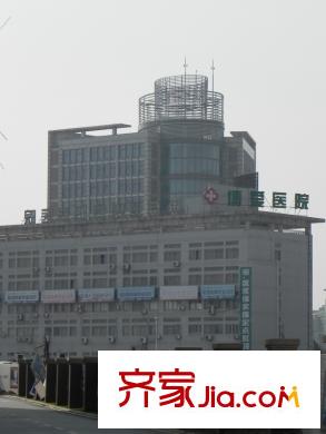 天鵝湖花園配套圖小區(qū)西面的醫(yī)院