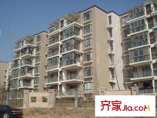 高科榮域項(xiàng)目北面的仙林誠品城