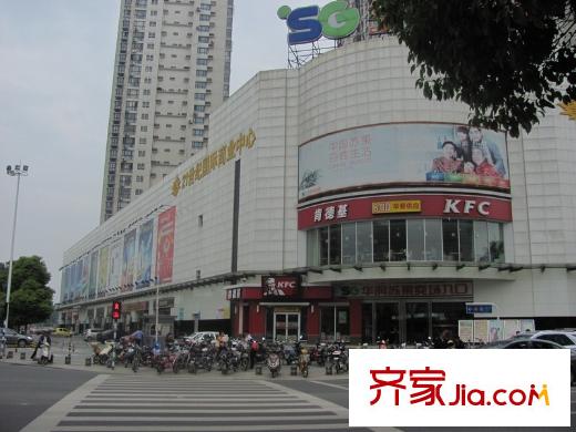 21世紀(jì)國際公寓配套圖項(xiàng)目旁的商業(yè)街