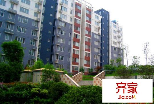 合家春天外景圖