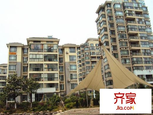 江南青年城外景圖