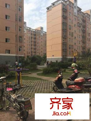 江岸水城外景圖