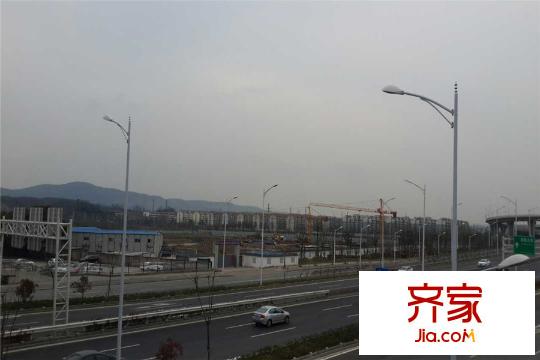 觀山悅項(xiàng)目項(xiàng)目周邊道路（2015-03-26）