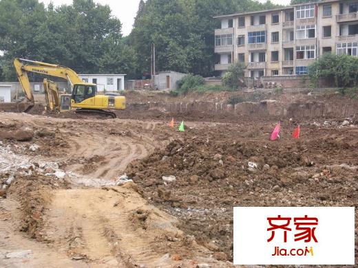南通東鼎置業(yè)葛關(guān)路地塊土地平整（2010.10）