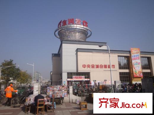 菲呢克斯國際公寓北側100米處金潤發(fā)超市（2012-12-5）