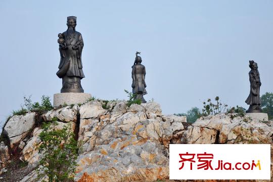 錦隆云山墅項(xiàng)目南側(cè)的寶華山風(fēng)景區(qū)