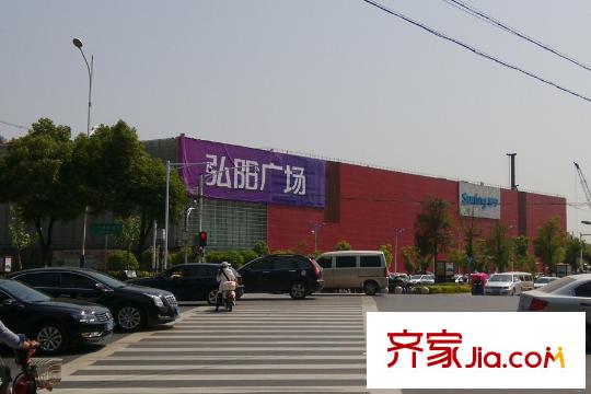 弘陽(yáng)VOHO4.8II項(xiàng)目東500米弘陽(yáng)廣場(chǎng)