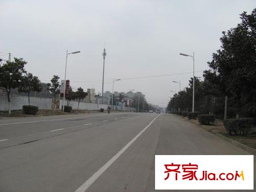 盤金華府東側(cè)約50米新華西路