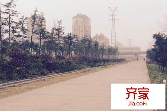左鄰右里住宅遠景現(xiàn)房（2015-3-16）