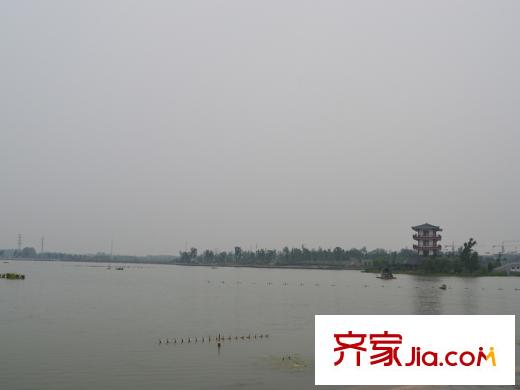 公園壹號小區(qū)湖區(qū)實景圖