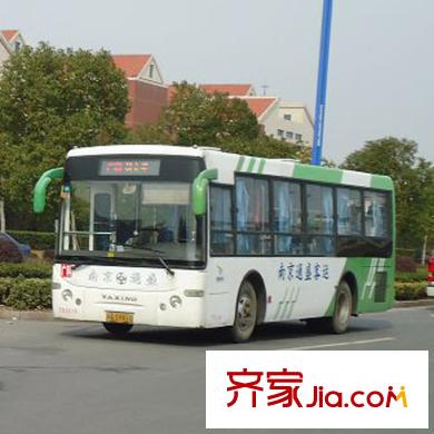 騁望驪都小區(qū)西邊南廣線公交