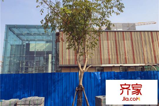 朗詩熙華府項(xiàng)目售樓處在建中（2015-11-13）