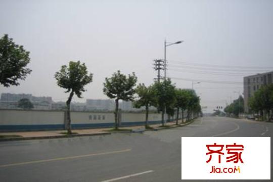 奧體月安街項(xiàng)目仍是地塊（2015-1-7）