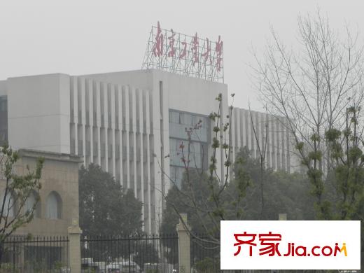 金盛田陽光青城旁邊的工業(yè)大學（2014-03）
