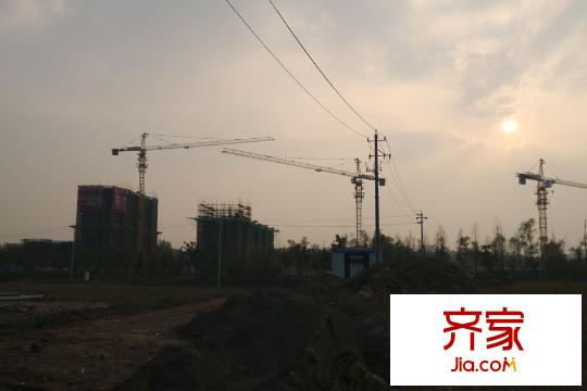 中交錦平方米薈附近在建的工地 2015.10.26