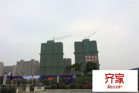 中電頤和府邸在建的高層3號樓和6號樓（2015-08-21）