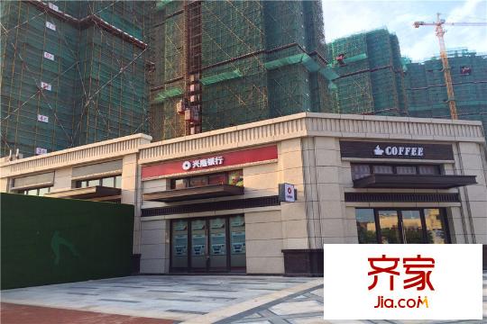 中國鐵建青秀城小區(qū)入口商鋪（2015-09-10）