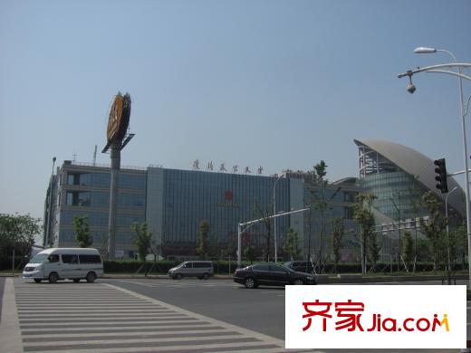 中航樾府項目南面的美容學(xué)校
