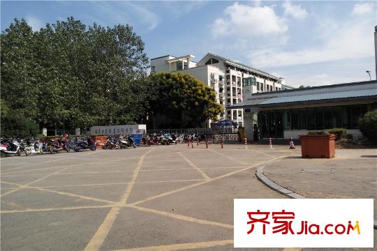 星葉羊山湖花園項(xiàng)目附近學(xué)校（2015-9-11）