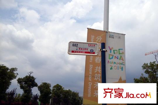 保利西江月售樓處門前公交站 