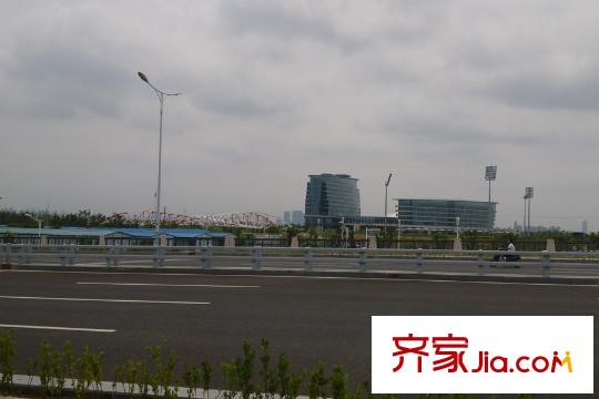 保利西江月距離項(xiàng)目500米大橋