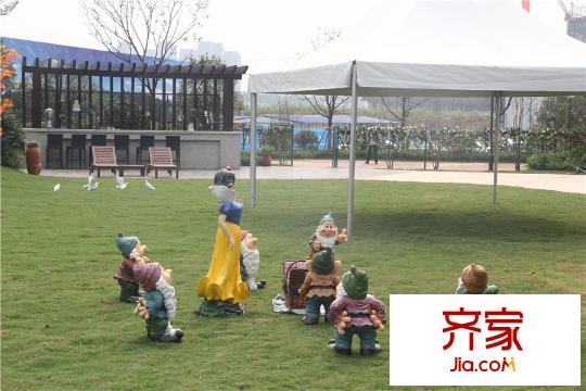 新城花漾紫郡示范區(qū)擺設(shè) 2015.9.2