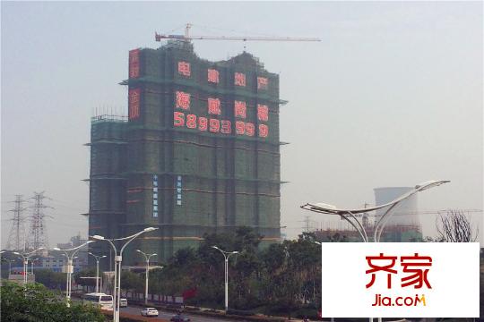 電建地產(chǎn)海賦尚城在建的1幢已經(jīng)封頂（2015-08-27）