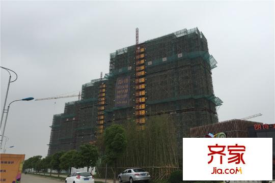 南京綠地國(guó)際花都在建樓棟（2015-6-10）