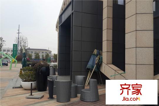 泰達(dá)青筑售樓處外面休閑區(qū)（2015-03-30）