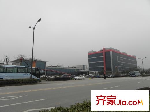 復(fù)地朗香別墅南面50米工廠