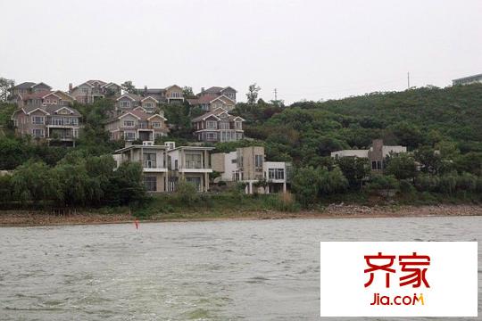 中國邊城臨湖別墅實景(2015-03-26)