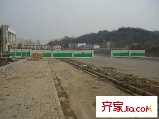 天華硅谷項目東側(cè)泰馮路站施工情況（2011.02）
