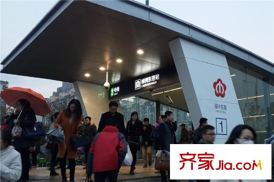 蘇寧威尼斯水城3號線柳州東路地鐵站1號出口