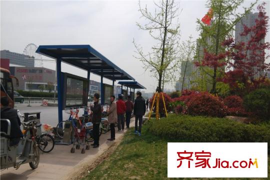弘陽旭日上城距離弘陽二期600米處的公共自行車點(diǎn)