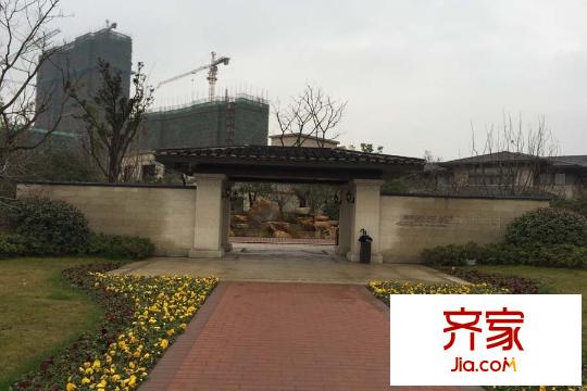 朗詩玲瓏嶼售樓處大門（2015-3-10）