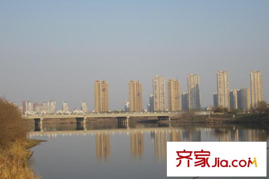 朗詩玲瓏嶼跨河大橋
