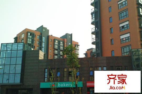 冠城大通藍(lán)郡一期沿街商鋪（2015-9-11）