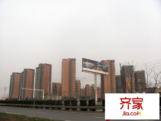 冠城大通藍(lán)郡小區(qū)整體外觀（2012-3-21）