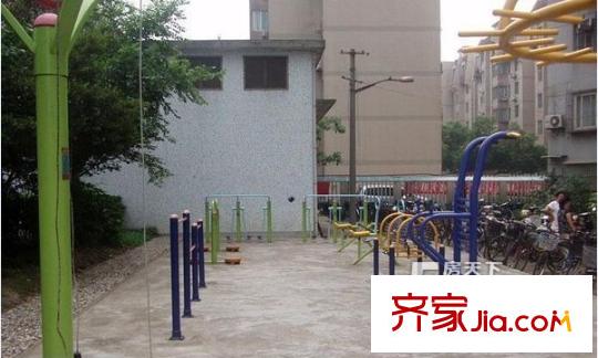 錯(cuò)埠嶺三小區(qū)配套圖健身器材