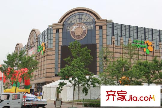 海爾鼎世華府周邊配套寶龍城市廣場(chǎng)