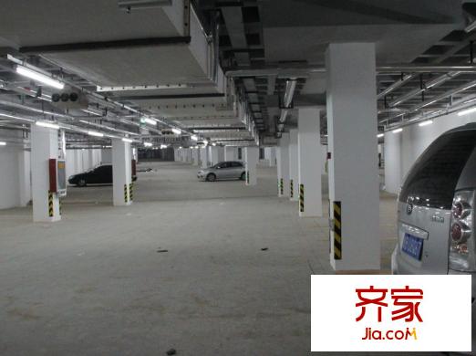 青建依山半島實(shí)景圖地下停車場(chǎng)（2012-11-29）