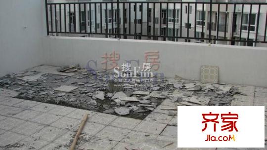 興發(fā)城東逸景實景圖樓頂?shù)匕宕u