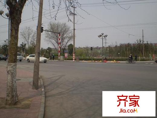河畔花城外景圖周圍路況