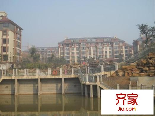 錦繡濱湖外景圖 