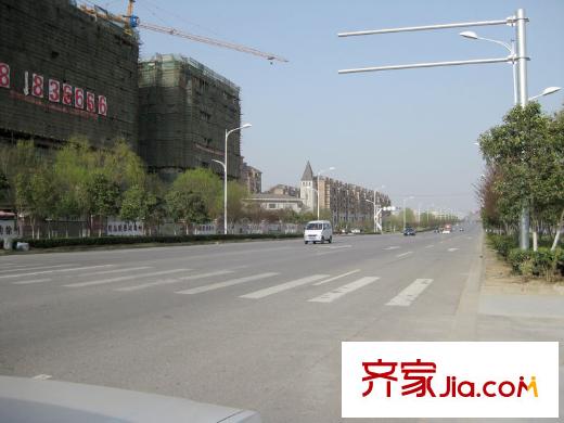 東南郡小區(qū)南門(mén)口欣欣路